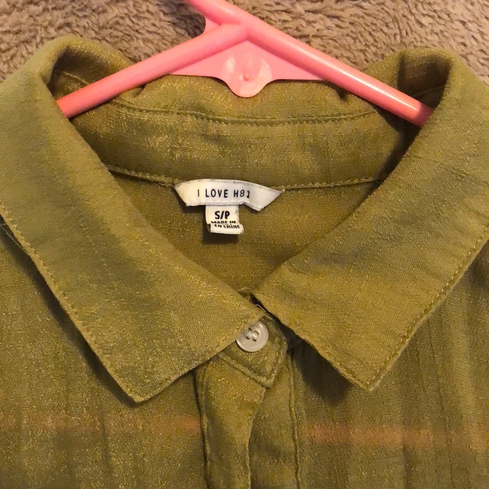 Collared Button Down Tank - Picture 2 of 3